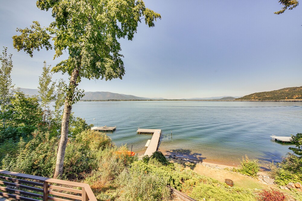 Charming Sagle Retreat w/ Hot Tub  Cozy Fireplace - Property Image 9