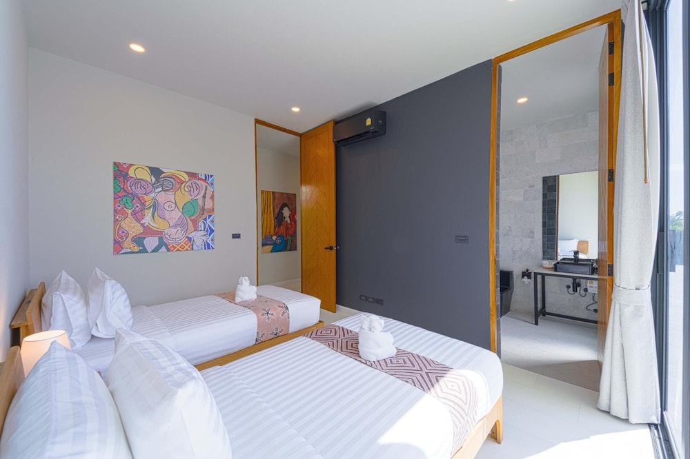 Luxury 5 Bedroom Pool Villa KH-C1