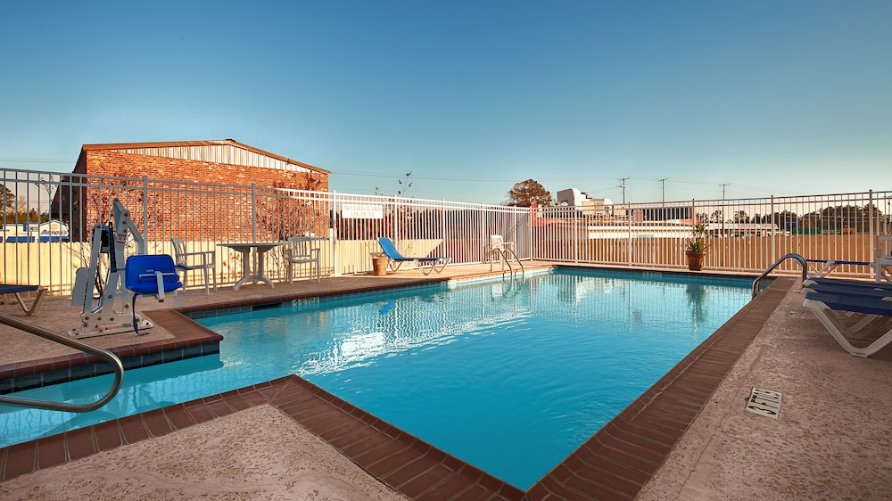 Best Western Plus Deridder Inn  Suites - Property Image 10