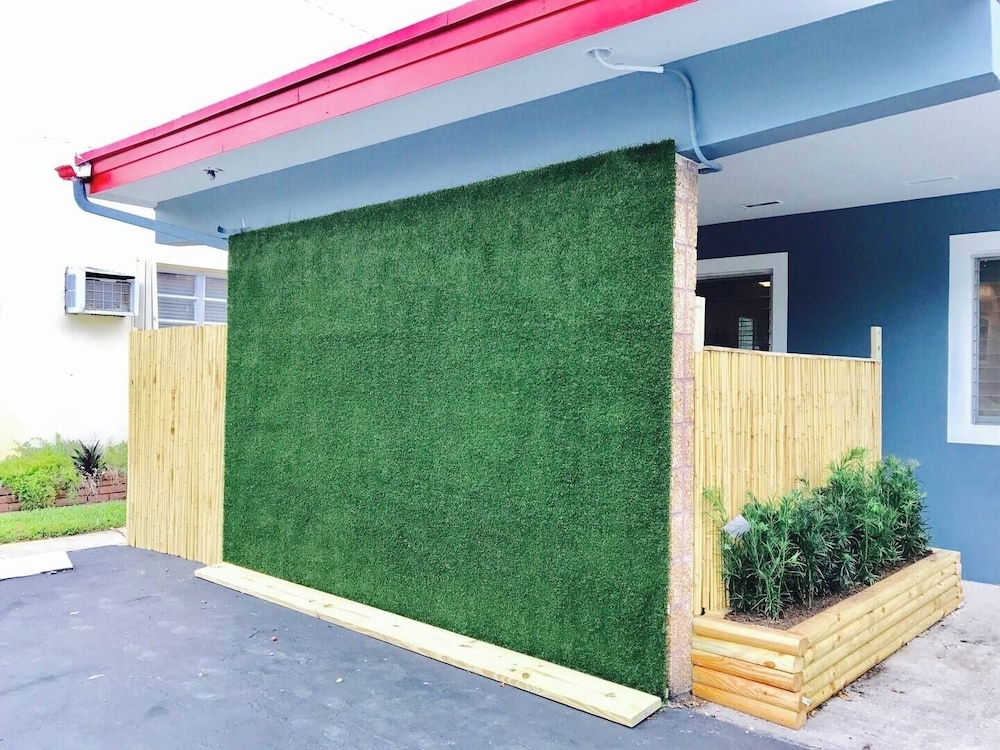 Cozy 2BR in Hollywood FL Pet Friendly