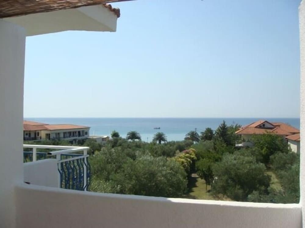 Xenios Faros Apartments