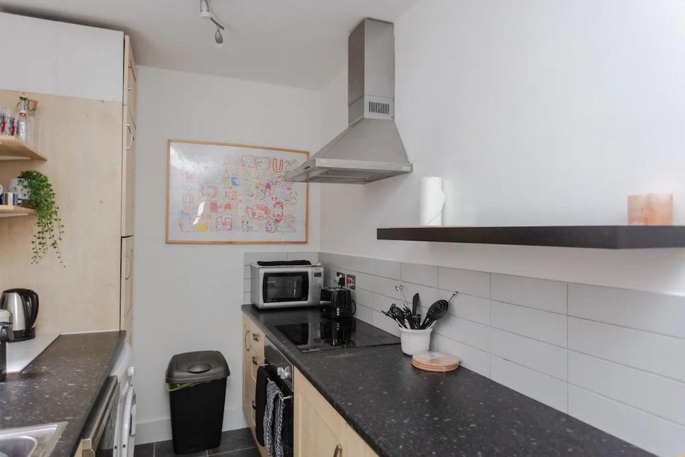 Spacious 2 Bedroom Apartment Near Hampstead Heath