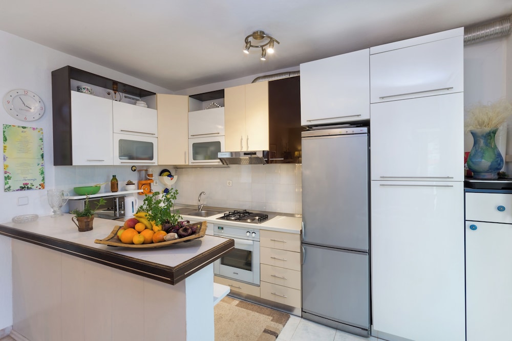 Arca, Apartment With Sea View And Free Parking
