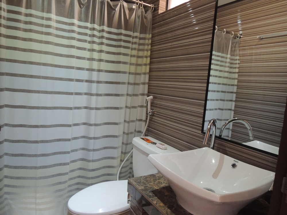 24/7 Lantawan Resort