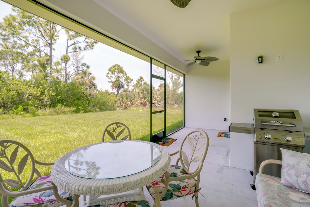 Golf Days & Beach Fun: Port Charlotte Home w/ Yard