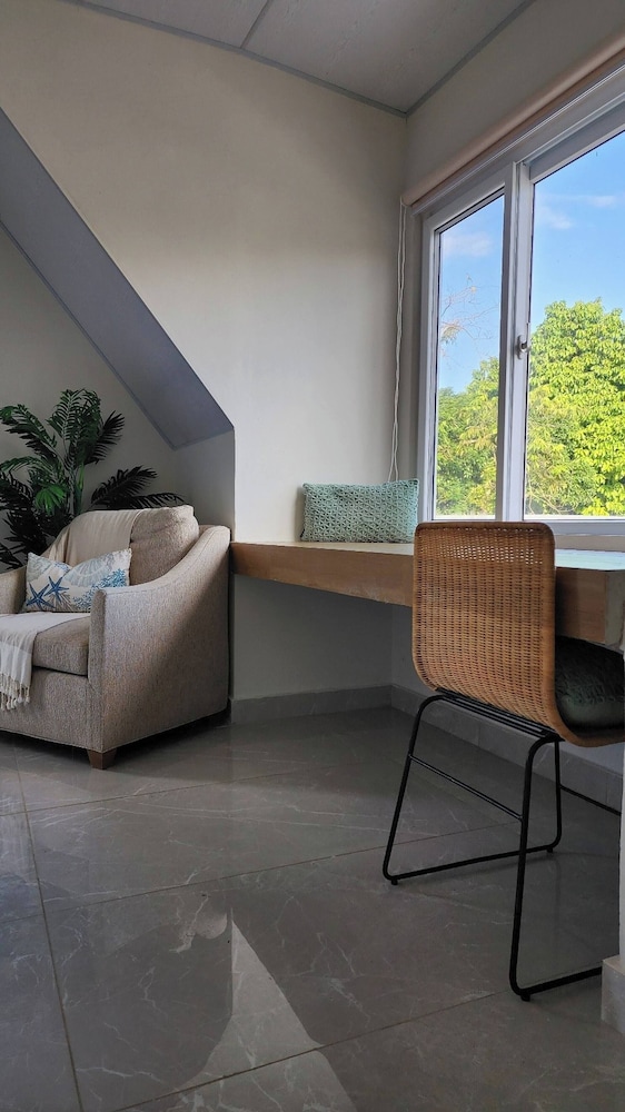 Elegant Chalet 2 Minutes From the Beach Ideal Families