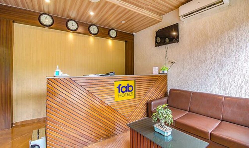 Lobby & Reception