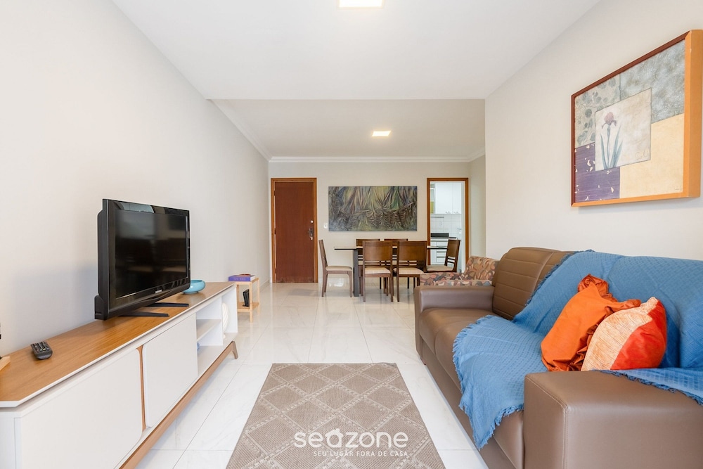3 Bedroom Apartment 190m From the Beach Epp0602