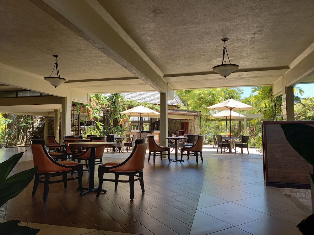 Mount Irvine Bay Resort