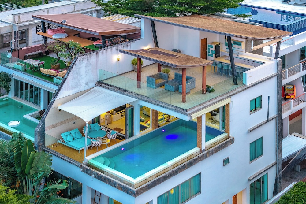 3BR Retreat Sea View V210