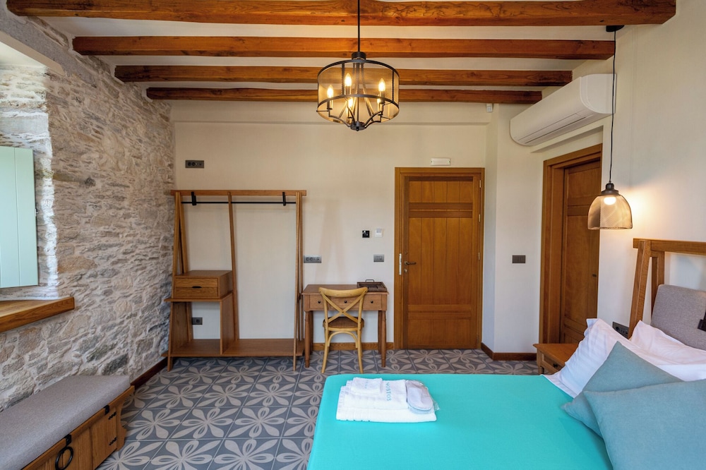 Nostos Country House