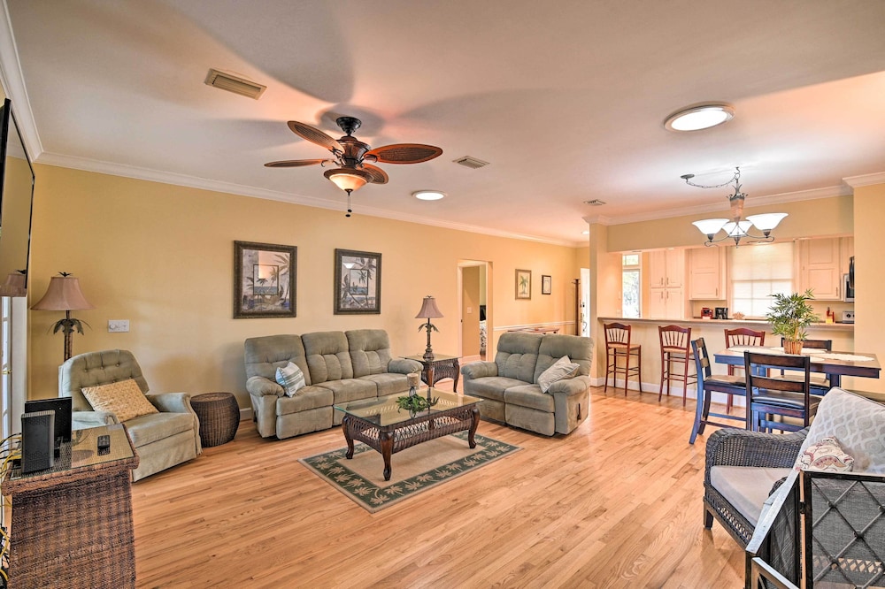 Cottage w/ Deck & Pool Access ~ 6 Mi to Beach view 3