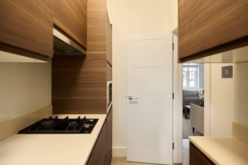 The Chelsea Square Crib - Bright 1bdr Flat