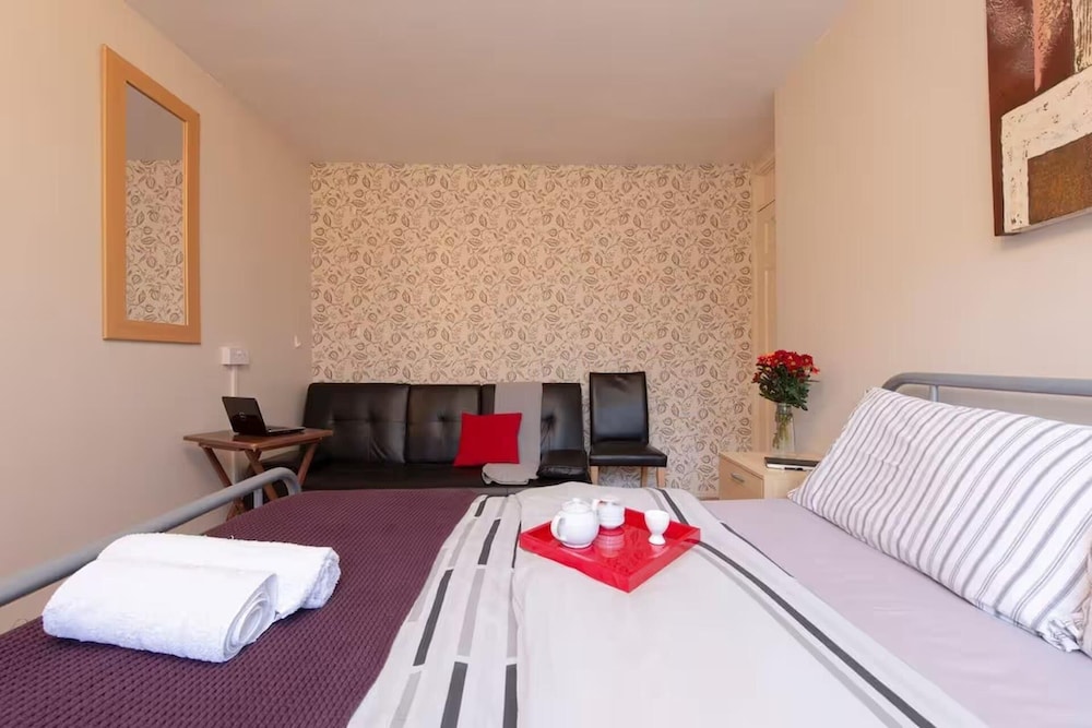 3bedroom Sleeps8 Parking Familyfriendly Nearexcel