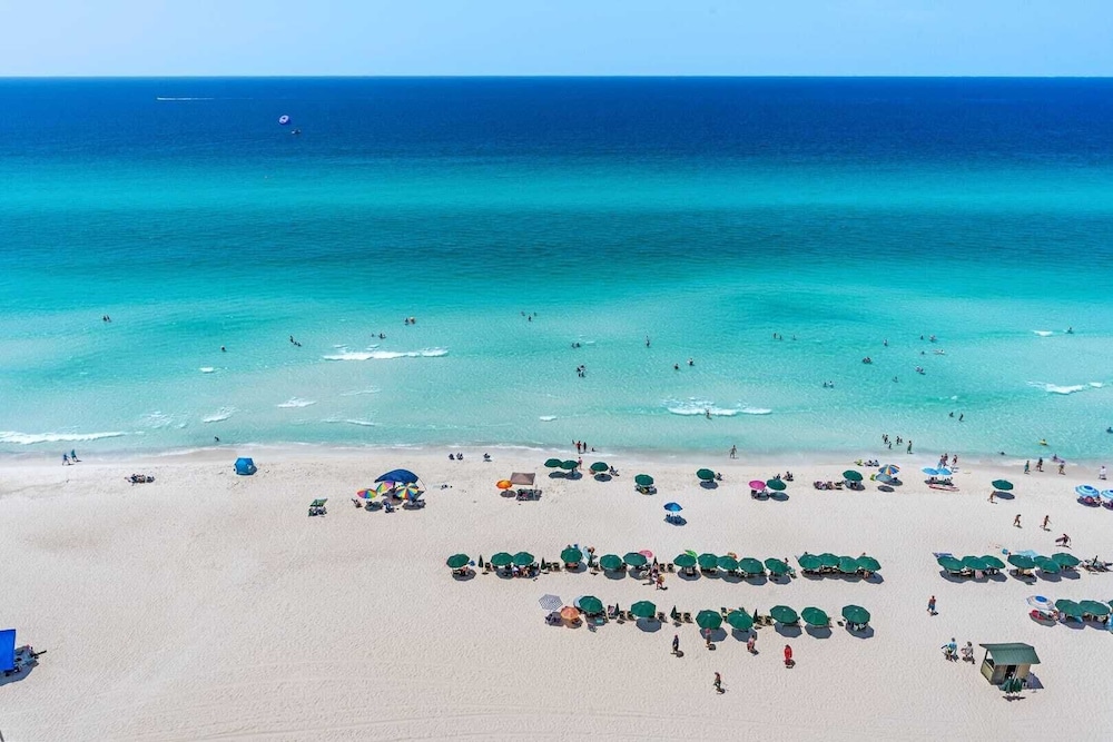 Emerald Isle Resort 1409 Beachfront Access + Chairs Incl Pool, Ocean Views