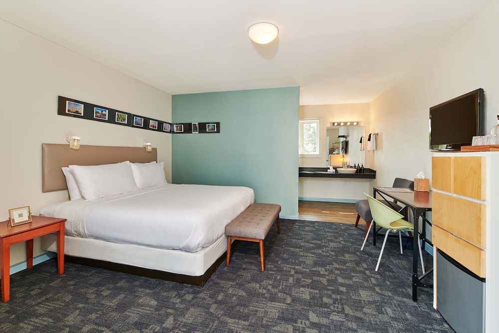 Greenporter Hotel view 2