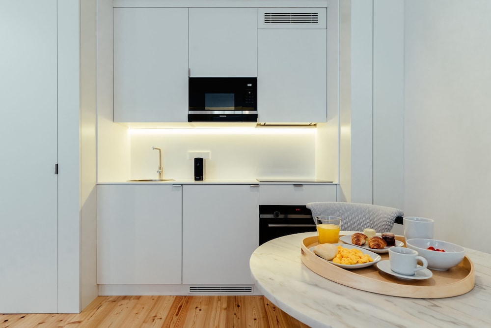 Feel Porto Cl Rigos Charm Flat 4 1