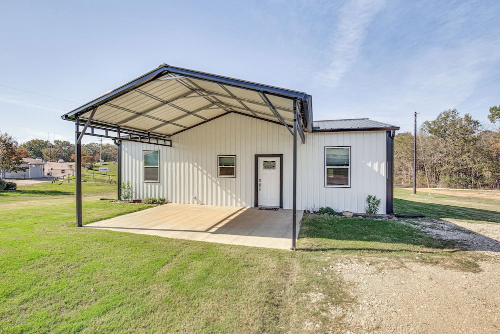 Lake Fork Cabin w/ Boat Launch & Fishing Pier