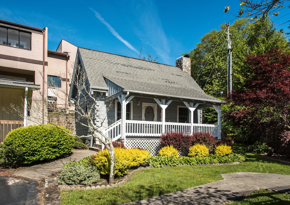 Boxwood Lodge