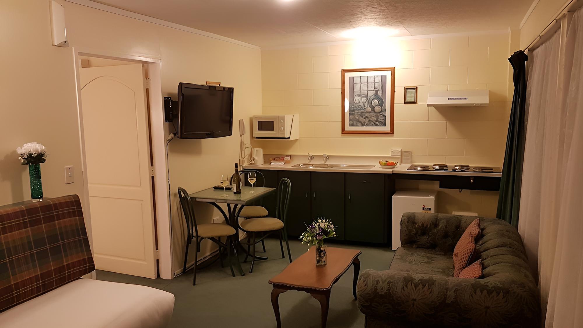 Rainbow Point Motel