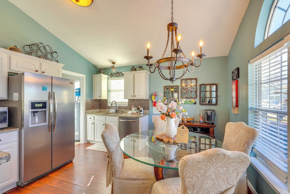 1 Mi to Gulf: Home w/ Patio & Pool Access in Pcb!