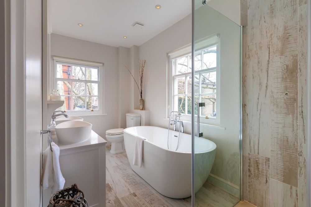 49 Cheyne Place in London