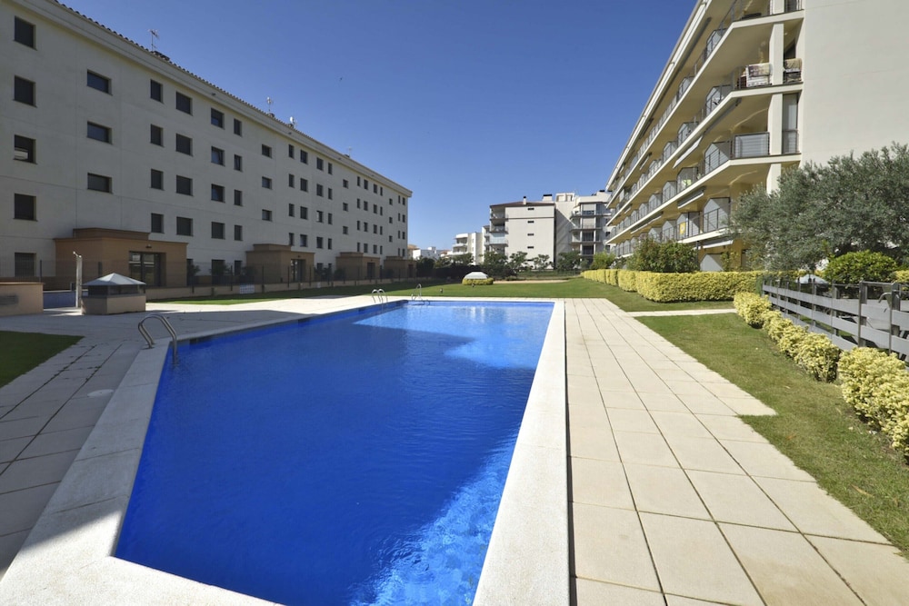 Apartment in Roses Near Sandy Beach