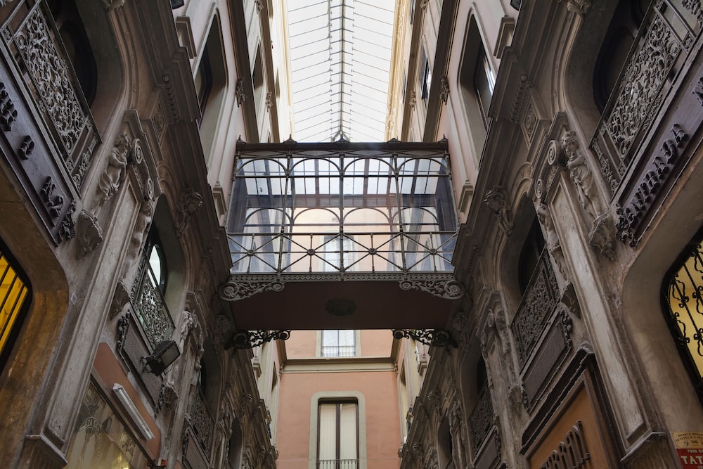 Las Ramblas Pasaje Bacardi Apartments
