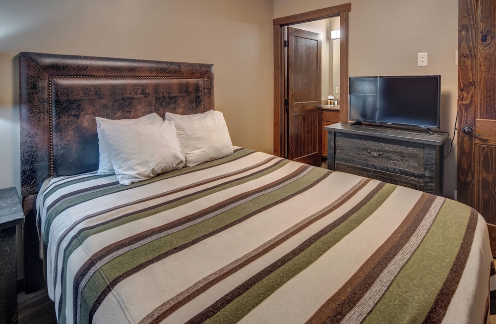 State Game Lodge at Custer State Park Resort