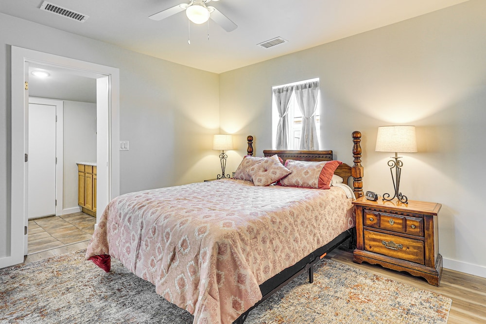 3 Mi to Elephant Butte Lake: Cozy Retreat!