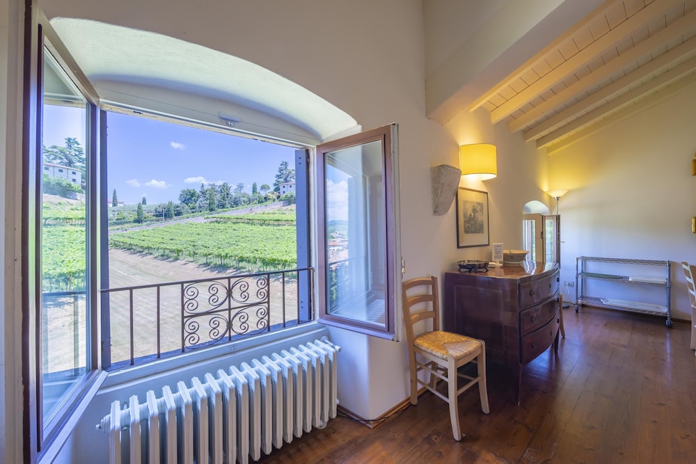 Villa Faccioli Deodara With Shared Pool view 3
