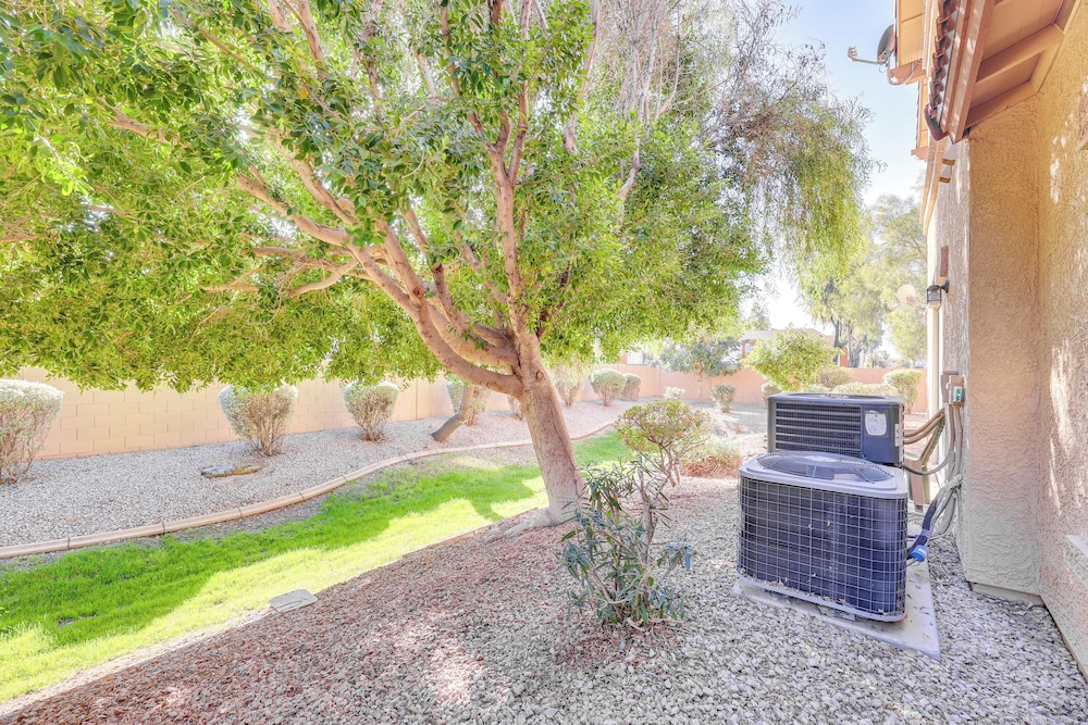 3 Mi to Dtwn: Mesa Townhome w/ Patio