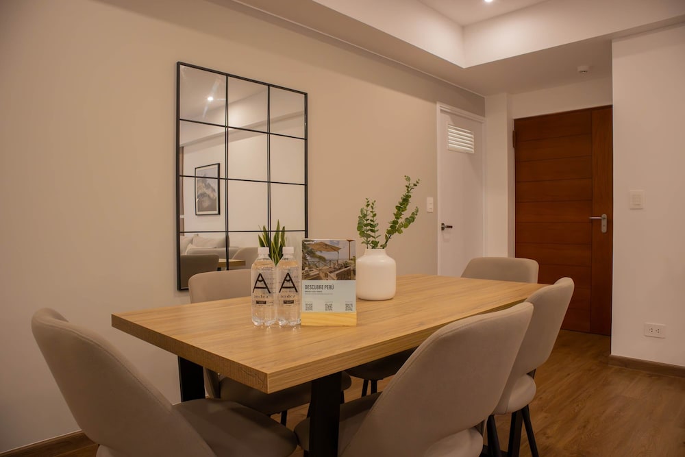 w Chic 2BR w Indoor Terrace in Miraflores