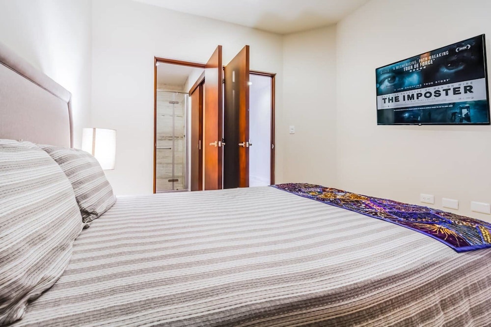 NEW 1 BR gym Pool in Fantastic Location in Playa view 3