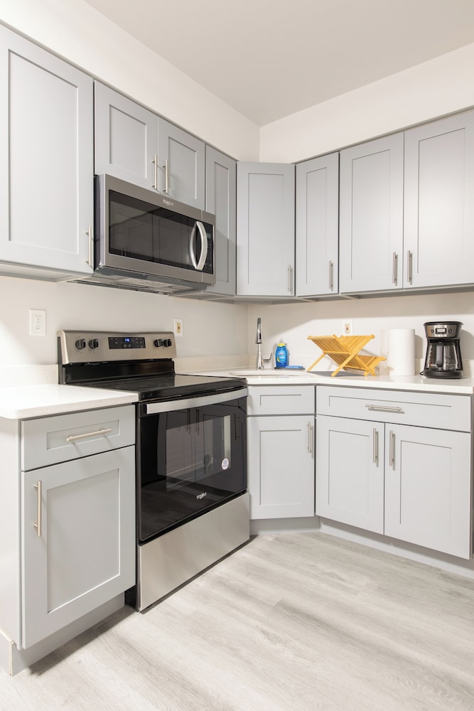Chic & Cozy Philly Stay in City Center