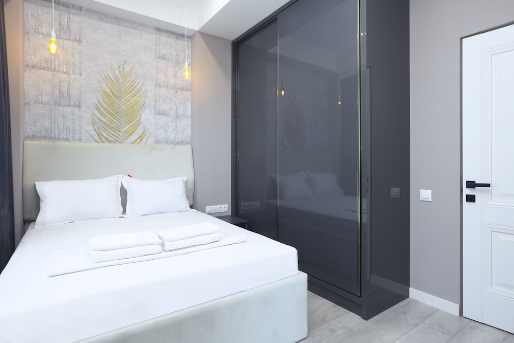 Stay inn on Amiryan 26/4