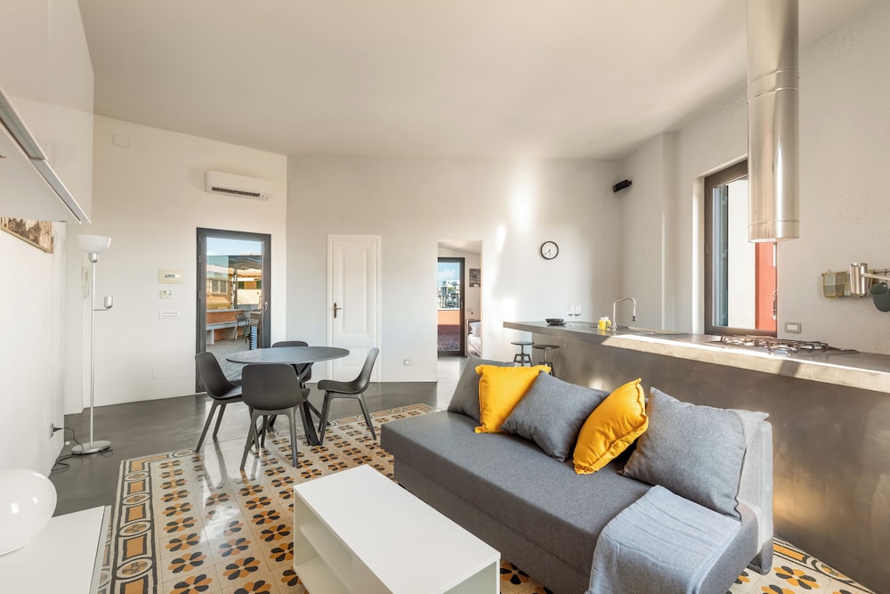 Fantastic Penthouse Over The Roman Sky