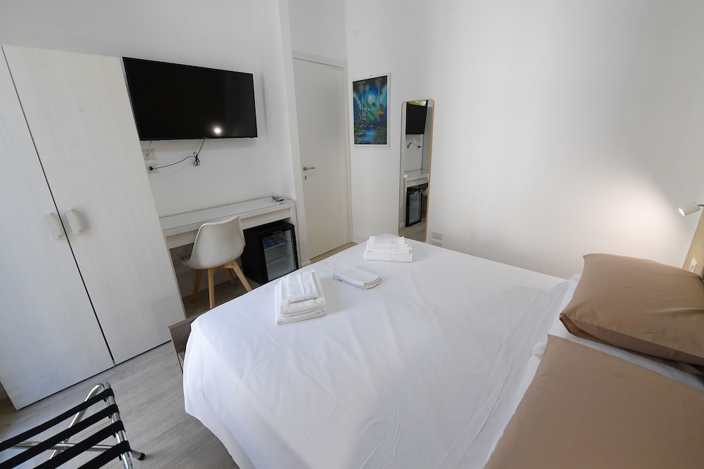 Scilla SeaFront Rooms
