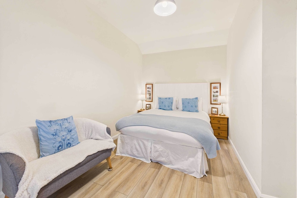 Host Stay Lane Farm Cottage