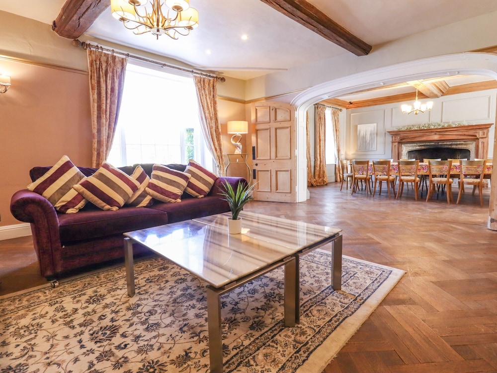 Solton Manor