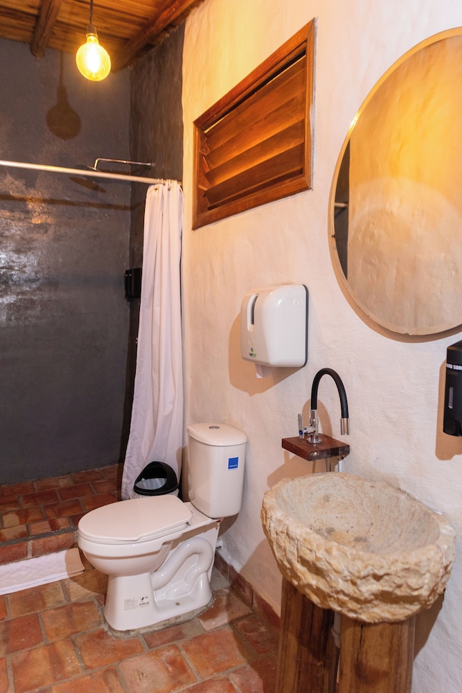 Traveler Hostel