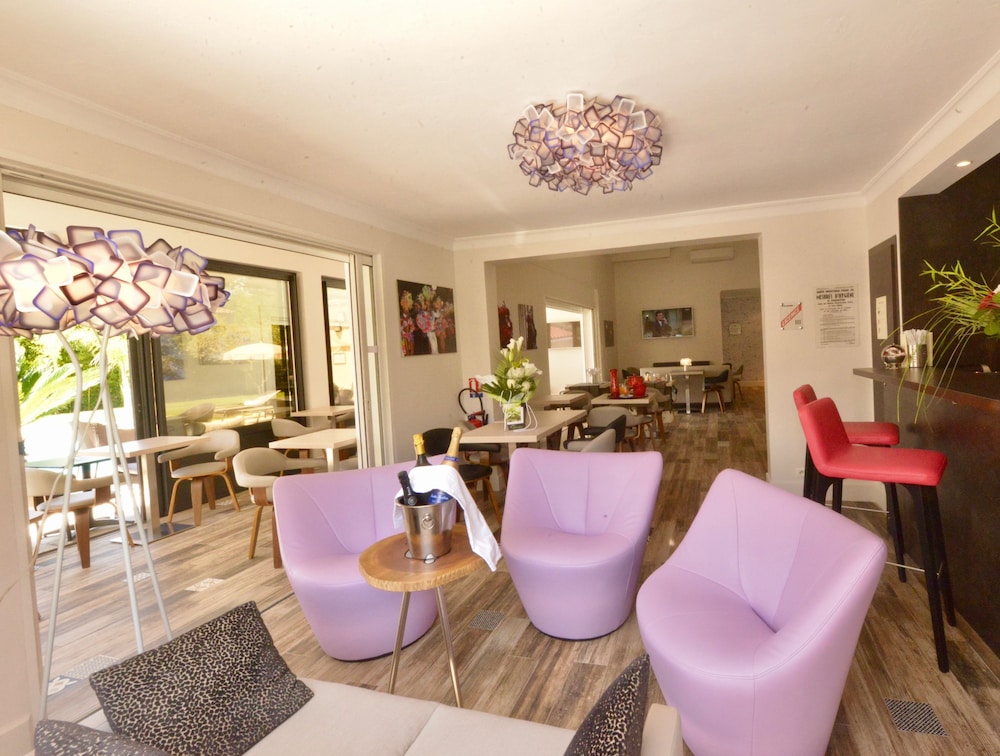 Mougins Vacations - Hotel Villa Sophia - Property Image 8