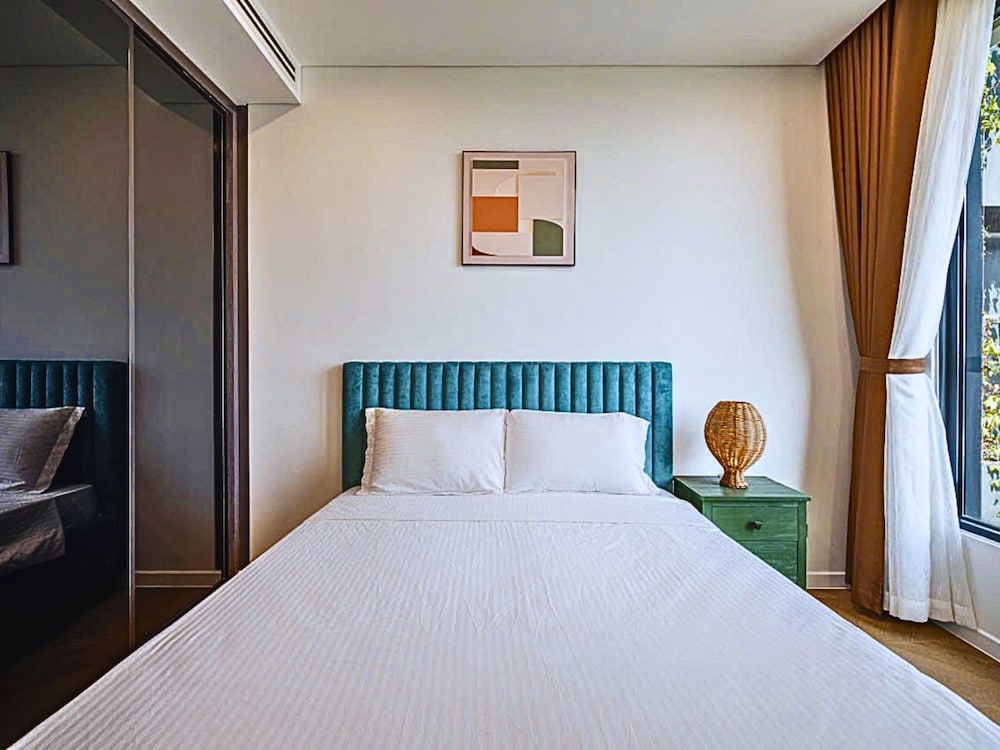 The Lumiere Luxury Citypoint ANGIA