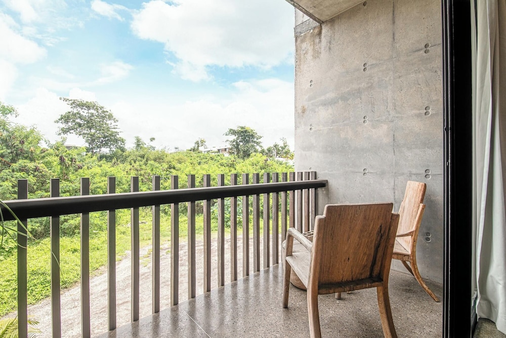 Modern 2BR Villa Enclosed Living Heart of Canggu