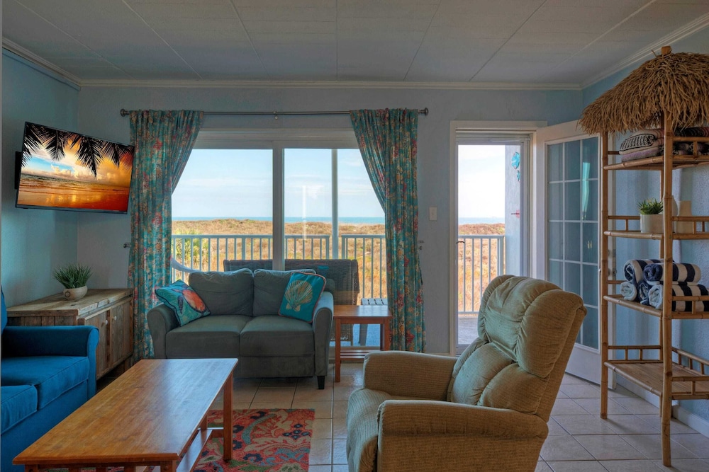 Beachfront Condo w/ Ocean View, 2 Pools, Boardwalk to the Beach Island Getaway