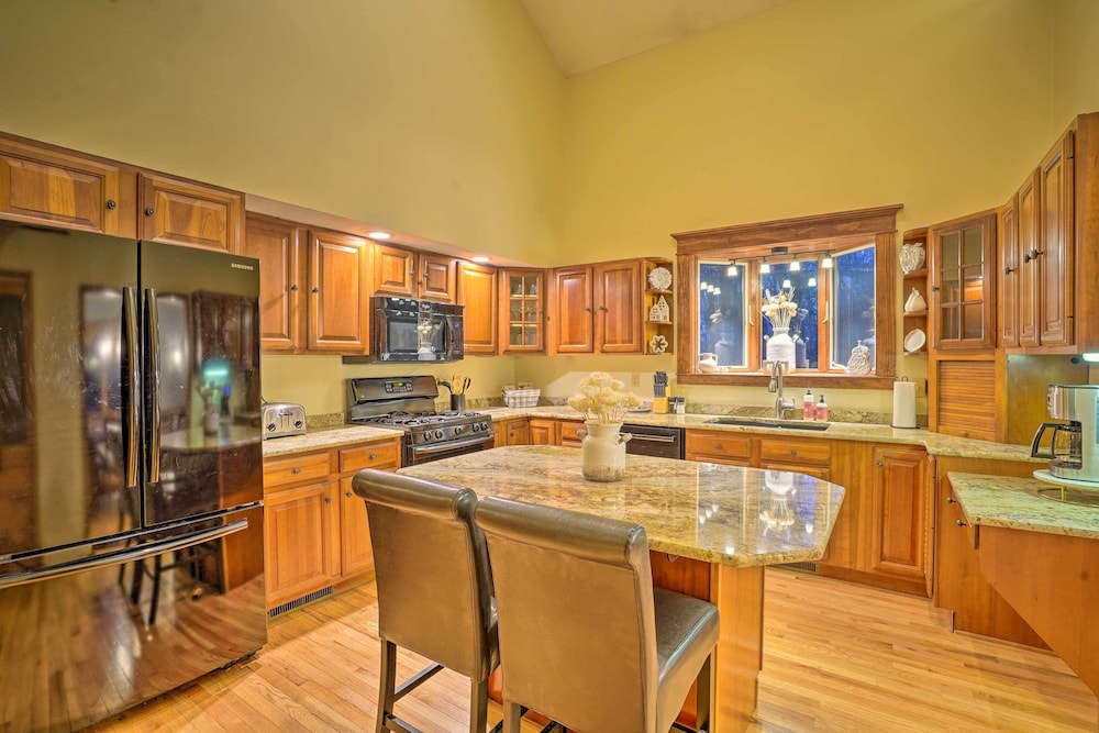 Spacious Oneida Retreat w/ Game Room! view 2