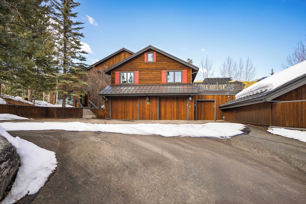 Luxury Mountain Estate w/ Indoor Pool, Gym & Hot Tub Near Keystone | Sleeps 19