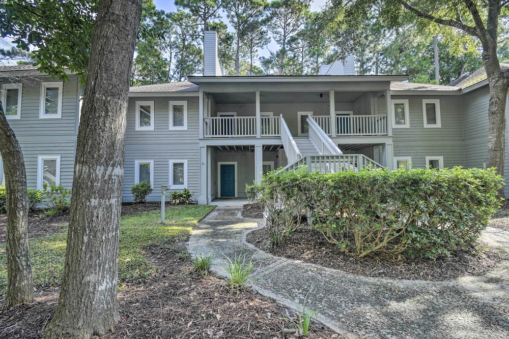 4 Mi to Ocean: Golf Resort Condo in N Myrtle Beach view 2