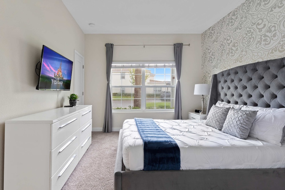 Themed Mickey Bedroom 4BR up to 8 People