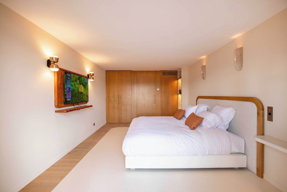 Elegant Room With AC and sea View - Gassin view 3